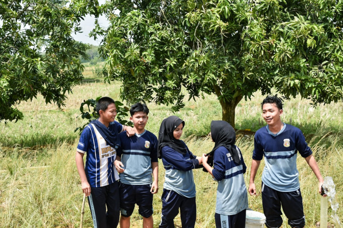İngilizcede 'Annem Yemek Yapıyor' Ne Demek?